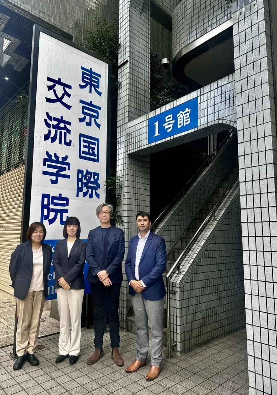 Akshara's CEO with TIEC and Yomiuri Scholarship representatives outside Tokyo International Exchange College